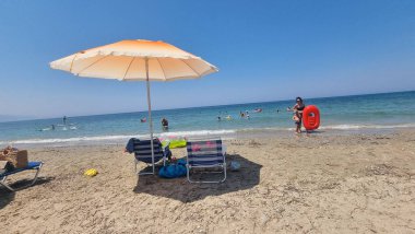 Yunanistan 'da yaz tatili öncesi Mytikas Plajı