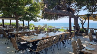 Yunanistan 'da yaz tatili öncesi Mytikas Plajı