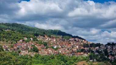 Metsovo şehri Yunan turistleri yaz aylarında Pindos dağlarında restorasyon yapıyorlar