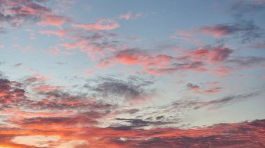 bulutlar pembe turuncu atmoshpere hava gündoğumu arka planı