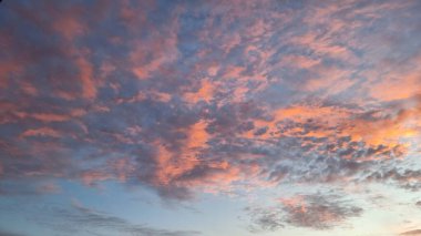 bulutlar pembe turuncu atmoshpere hava gündoğumu arka planı