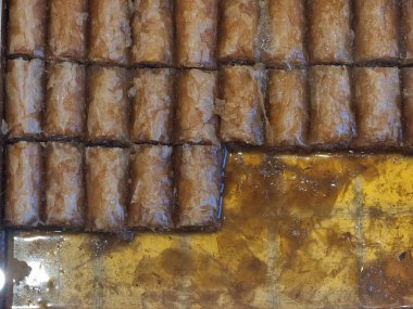baklavalar parça parça şeker şurubu tatlı üst görünüm