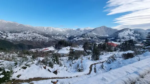 Yunan turizm beldesi Yunanistan 'da kışın metsovo kent karı yağışıweather forecast