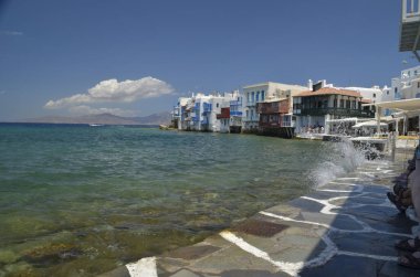 Yunan Çağı deniz adalarındaki mykonos veya mikonos adaları