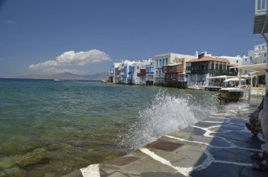 Yunan Çağı deniz adalarındaki mykonos veya mikonos adaları