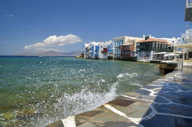 Yunan Çağı deniz adalarındaki mykonos veya mikonos adaları