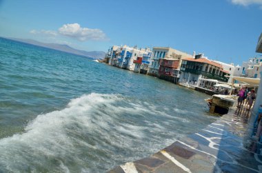 Yunan Çağı deniz adalarındaki mykonos veya mikonos adaları