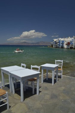 Yunan Çağı deniz adalarındaki mykonos veya mikonos adaları