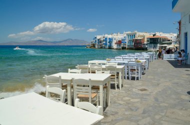Yunan Çağı deniz adalarındaki mykonos veya mikonos adaları