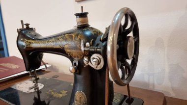 Monodetri köyündeki tekstil endüstrisi geleneksel eski dokuma tezgahı