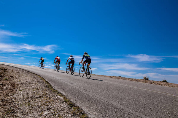 байкеры велосипеды в гонке на выносливость в гору велосипед в Янина Греция