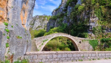 Zagori bölgesindeki köprü kokori ioannina mükemmelliği Yunanistan