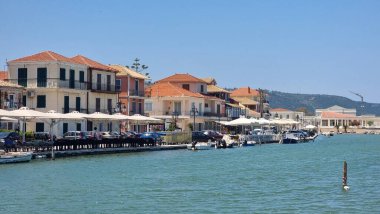 left kada lefkas Adası Yunanistan 'da deniz kenarındaki turizm beldesi