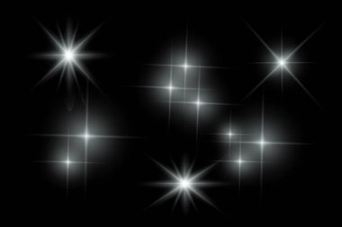 Parlak gümüş ışıklar, yanıp sönen ışıklar, ışık efektleri, güneş ışığı parıltısı, parıldayan ışınlar, siyah arka planda parıldayan yıldız sikonu..