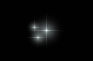 Gümüş parıltılı ışıklar, yanıp sönen ışıklar, ışık efektleri, güneş ışığı parıltısı, parıldayan ışınlar, siyah arka planda parıldayan yıldız sikonu..