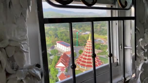 Big Buddha Huay Pla Kang Temple Thailand Från Fönstret — Stockvideo