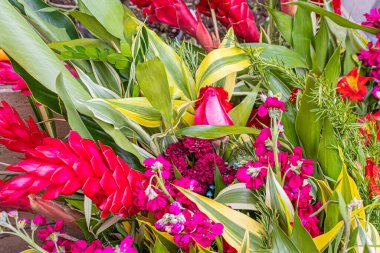 Palm Sunday için geleneksel ekvator desenli buketler Cuenca 'da çiçek pazarında satıldı..