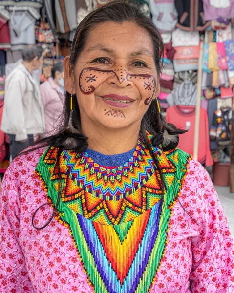 Cuenca Ecuador Marzo 2023 Feria Artesanal Provincia Pastaza Una Mujer —  Fotos de Stock