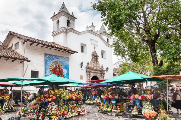 Cuenca Ecuador Januar 2023 Blumenmarkt Und Kirche Santuario Mariano Del — Stockfoto