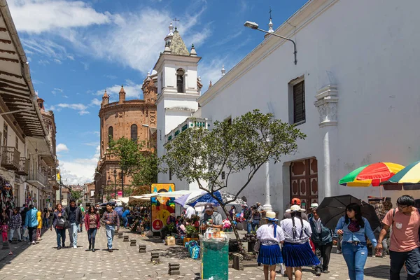 Cuenca Ecuador Enero 2023 Calle Padre Aguirre Mercado Flores Catedral —  Fotos de Stock