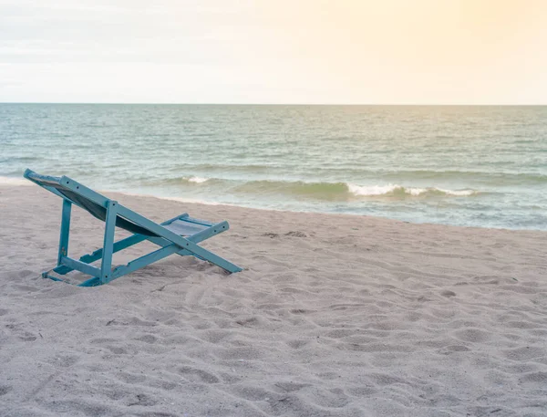 Καρέκλα Παραλία Στην Παραλία Ηλιοβασίλεμα — Φωτογραφία Αρχείου