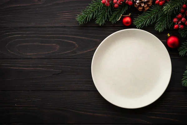 Kerst Eten Kerst Tafel Vakantie Diner Met Ambachtelijke Plaat Kerst — Stockfoto