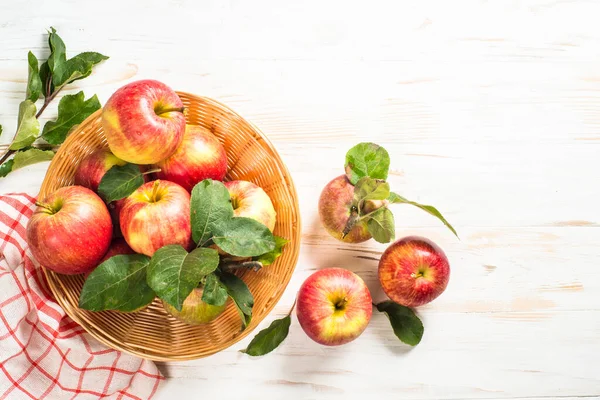 Fresh Ripe Red Apples Basket White Wooden Table Top View — Stock Photo, Image
