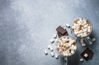 Sıcak çikolata hatmi taş tablosundaki ile. Kopya alanı ile Üstten Görünüm.