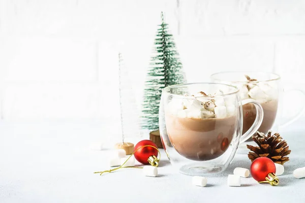 Chocolate Caliente Con Malvavisco Taza Vidrio Decoraciones Navidad — Foto de Stock