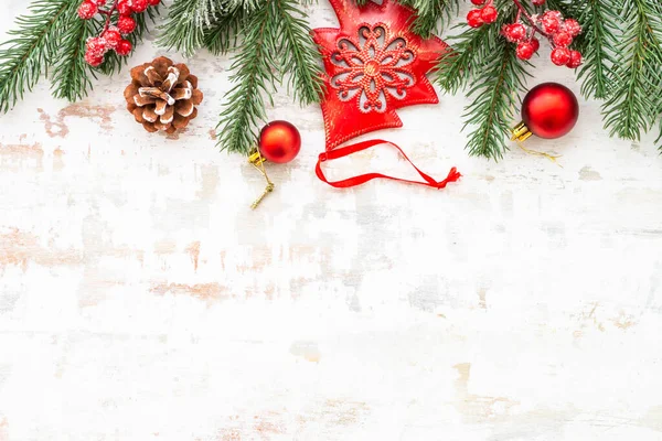 Decorações Férias Natal Fundo Branco Árvore Abeto Bugigangas Outros Composição — Fotografia de Stock