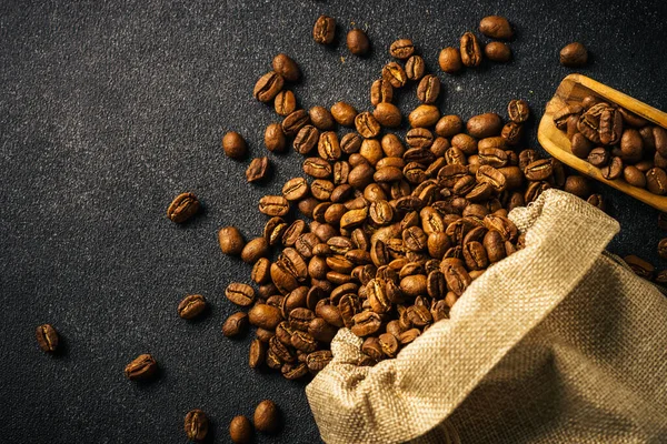 Geröstete Kaffeebohnen Sacksack Natürliche Kaffeebohnen Draufsicht Mit Kopierraum — Stockfoto