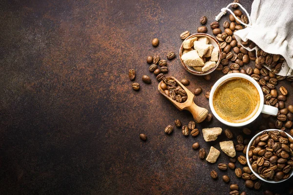 Cup Coffee Roasted Coffee Beans Sugar Dark Table Top View — Fotografia de Stock