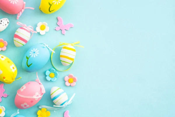 Velikonoční Vajíčka Modrém Pozadí Byt Ležel Kopírovacím Prostorem — Stock fotografie