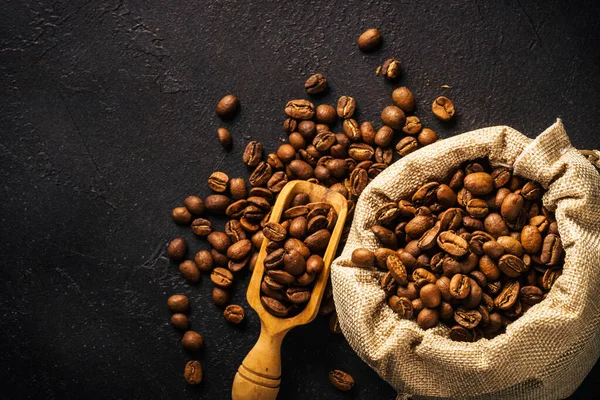 Geröstete Kaffeebohnen Sacksack Natürliche Kaffeebohnen Draufsicht Mit Kopierraum — Stockfoto