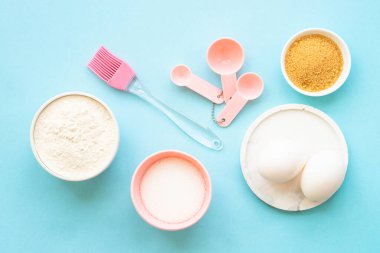 Yemek pişirme geçmişi. Mavide yemek pişirmek için gerekli malzemeler. Düz yatıyordu.