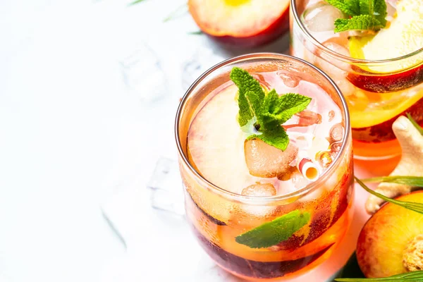 Peach Cocktail Iced Peach Tea Fruit Drink Summer Beverage Fresh — Stock Photo, Image