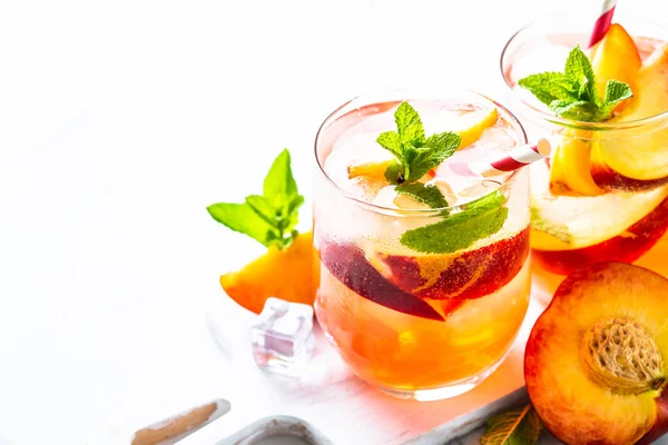 Peach Tea Iced Cold Drink Fresh Fruits Ice Mint Close — Stock Photo, Image
