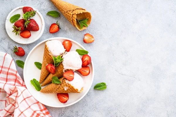 Homemade Ice Cream Fresh Strawberries Stone Table Flat Lay — Stock Photo, Image