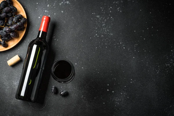 Red Wine Wine Bottle Glass Wine Black Background Top View — Stock Photo, Image