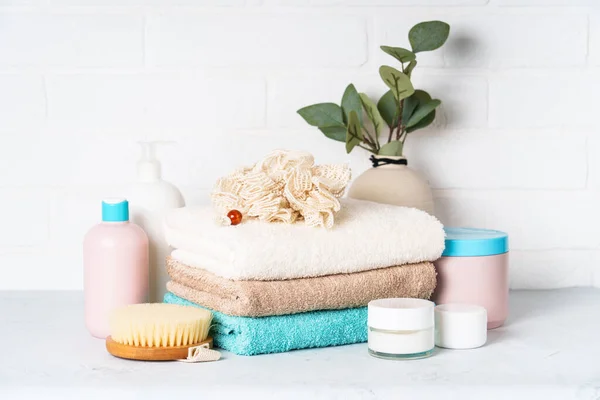 Productos Cosméticos Toallas Limpias Baño Tratamiento Spa Productos Belleza — Foto de Stock