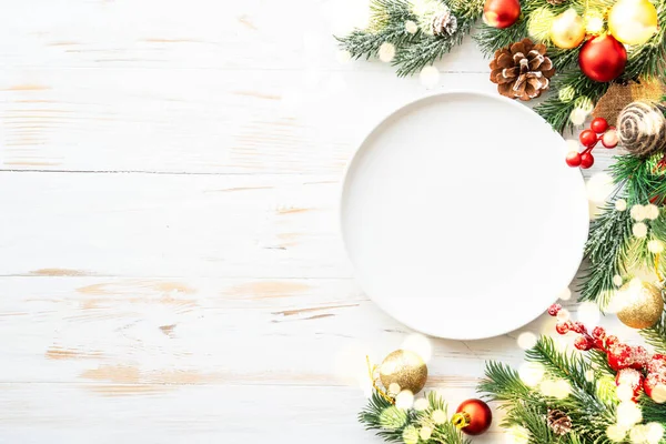 Weihnachtliche Tischdekoration Mit Weihnachtlicher Dekoration Wohnung Lag Mit Kopierraum — Stockfoto