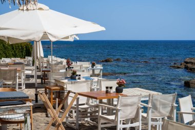 Akdeniz 'deki restoran, Yunanistan' da. Rahatlamak için rahat bir yer..
