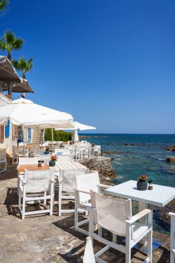 Akdeniz 'deki restoran, Yunanistan' da. Rahatlamak için rahat bir yer..