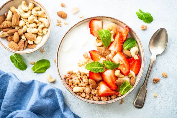 Yogurt Granola Nuts Strawberries White Healthy Snack Breakfast Fruit Salad — Stock Photo, Image