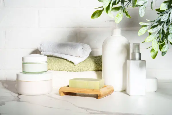 Natuurlijke Cosmetische Producten Beauty Product Badkamer Witte Achtergrond — Stockfoto