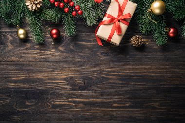 Noel arkaplanı. Noel hediyesi ve tatil süslemeleri. Düz görünüm, retro biçiminde ayarlanmış.