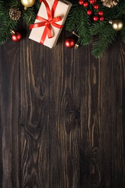 Noel arkaplanı. Noel hediyesi ve tatil süslemeleri. Düz görünüm.