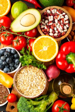 Siyahların yemek geçmişi. Taze sebze, tahıl, yaprak ve meyve. Üst görünüm, kapat.