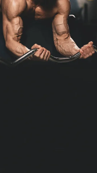 Μέρος Της Υγιούς Ισχυρό Αθλητή Που Κάνει Άσκηση Powerlifting Στο — Φωτογραφία Αρχείου