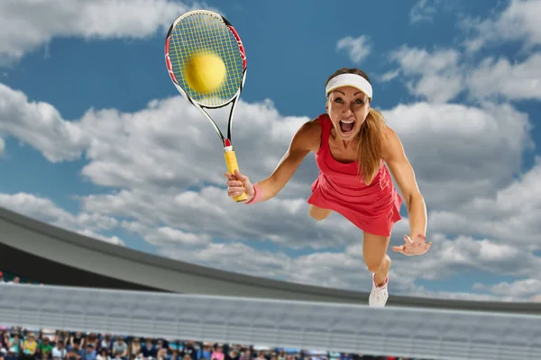 Porträt Einer Professionellen Tennisspielerin Aktion Während Eines Turniers — Stockfoto